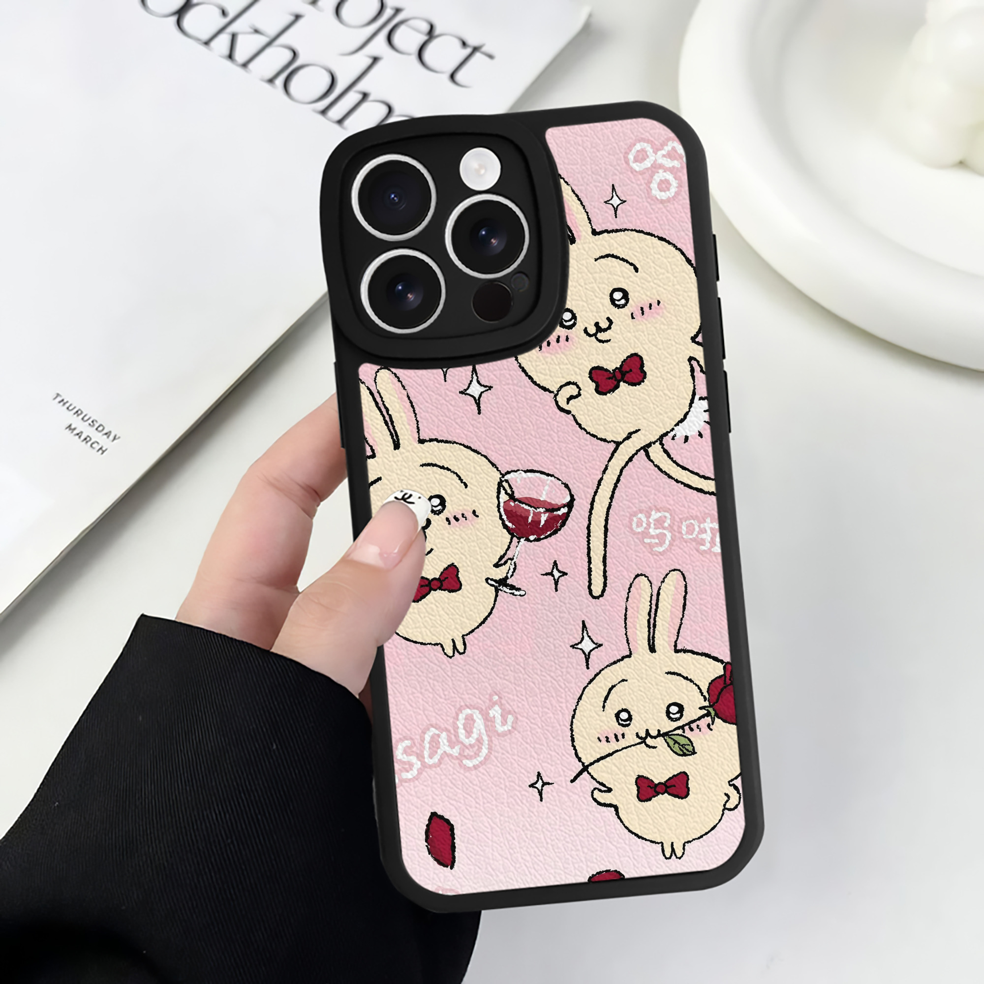 （画像用） ちいかわ Chii-kawa 【iPhone 16シリーズ対応】シリコンスマホケース（レザー調） 材質：シリコン